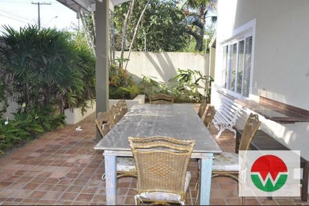 4_photo/94d1fffa5f.9d8fed69801cdea0-ATLAS-d1525e22-d7e1-4578-bfd0-facb8606d2b9.jpg de casa à venda com 5 quartos, 450m² em Jardim Virginia, Guarujá