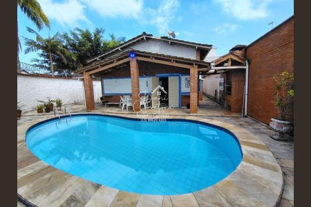 3_photo/94d1fffabf.aaa1984783e3a523-ATLAS-e19341cb-857b-4a0d-94ae-67a1cba3e51e.jpg de casa à venda com 3 quartos, 373m² em Jardim Virginia, Guarujá