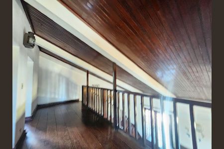 4_photo/94d1fffac1.98cf39ec7952f033-ATLAS-11531fec-d3be-426a-a9eb-0e10e46c37d1.jpg de casa à venda com 3 quartos, 298m² em Jardim Virginia, Guarujá