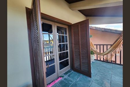 6_photo/94d1fffac1.98cf39ec7952f033-ATLAS-d24deda5-fd88-4cd1-b892-5a764a9b7d6b.jpg de casa à venda com 3 quartos, 298m² em Jardim Virginia, Guarujá