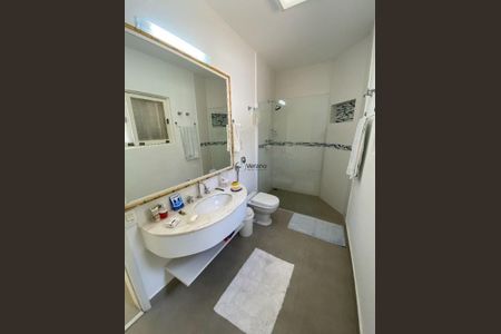 2_photo/94d1fffb19.04a823dc9d4d949a-ATLAS-0db28fdf-34f6-42c2-ae14-a2f81624ef3b.jpg de casa à venda com 4 quartos, 340m² em Jardim Virginia, Guarujá