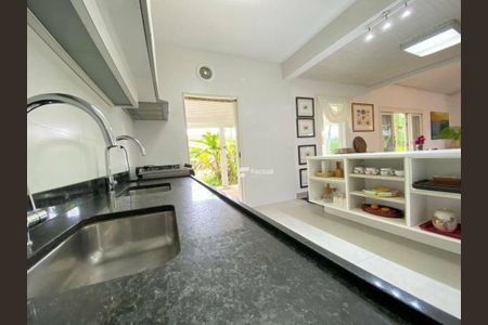 3_photo/94d1fffb19.04a823dc9d4d949a-ATLAS-40e1eb5e-f2d7-4c2d-aa17-bee4e3b54e66.jpg de casa à venda com 4 quartos, 348m² em Jardim Virginia, Guarujá