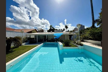 7_photo/94d1fffb37.0fca3daec1aa15fd-ATLAS-00da39ba-bee0-4100-a156-63eee6f6dc7b.jpg de casa à venda com 4 quartos, 250m² em Jardim Virginia, Guarujá