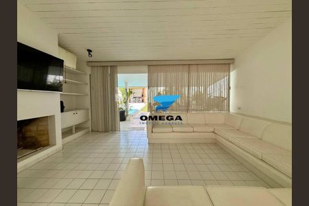 8_photo/94d1fffb37.0fca3daec1aa15fd-ATLAS-12ebdf9c-2100-40d9-84e9-4ac759896cdf.jpg de casa à venda com 4 quartos, 250m² em Jardim Virginia, Guarujá