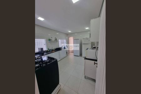 7_photo/94d200042f.ceff8192393c33de-ATLAS-3adfab01-9202-4832-8c4a-c40bdf082a9c.jpg de casa à venda com 6 quartos, 260m² em Jardim Enseada, Guarujá