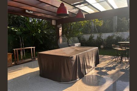 4_photo/94d2000835.fb2e7a60a8bfd920-ATLAS-4f4b5990-eed0-46d1-941f-ed792ca443de.jpg de casa à venda com 7 quartos, 800m² em Jardim Acapulco, Guarujá