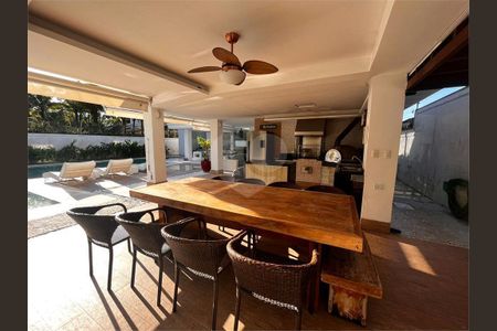 9_photo/94d2000835.fb2e7a60a8bfd920-ATLAS-5ca77869-323b-45d2-a873-bc9de34a4a02.jpg de casa à venda com 7 quartos, 800m² em Jardim Acapulco, Guarujá