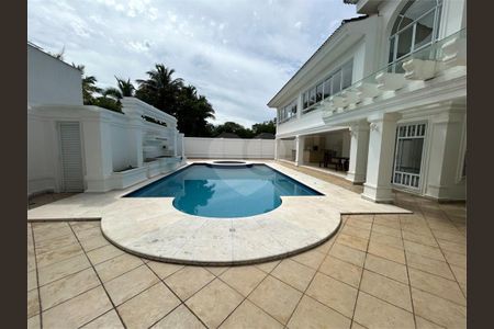 3_photo/94d20009c1.dd72da75736ca14e-ATLAS-20fa00cc-e88f-493a-8179-38562bc89a1e.jpg de casa à venda com 6 quartos, 892m² em Jardim Acapulco, Guarujá