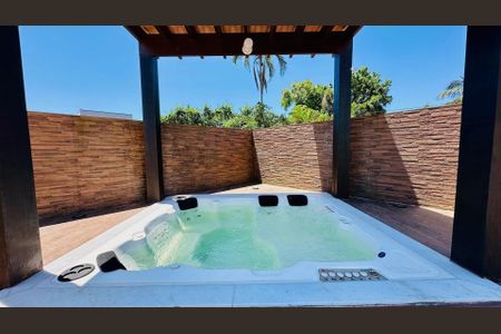 8_photo/94d2000ab3.ba3e4f1a03d92c8a-ATLAS-87bbd376-d068-443b-9781-f3bb5a632a06.jpg de casa à venda com 7 quartos, 500m² em Balneario Praia do Pernambuco, Guarujá