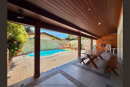 17_photo/94d2000c9f.4b1885837c1b9428-ATLAS-bde7a26b-e04a-4f5e-9de4-4723e4eea66f.jpg de casa à venda com 4 quartos, 360m² em Balneario Praia do Pernambuco, Guarujá