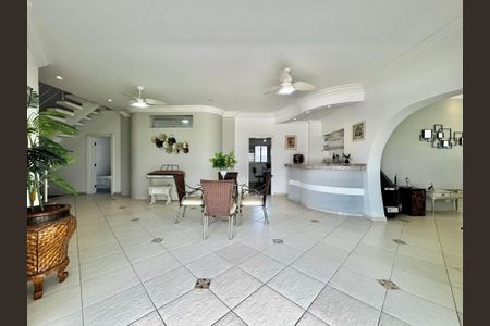 13_photo/94d2000d0f.10655cb5bd00a8f7-ATLAS-bbf67acd-b397-47bc-9a97-90ca1357ccc6.jpg de casa à venda com 5 quartos, 500m² em Balneario Praia do Pernambuco, Guarujá