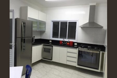 9_photo/94d2000d23.6f42d91f51f3b499-ATLAS-b27b0bc4-9d51-4d3e-8d96-1f94df5f677c.jpg de casa à venda com 4 quartos, 300m² em Balneario Praia do Pernambuco, Guarujá