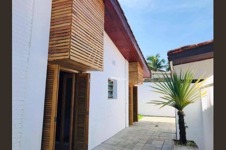 8_photo/94d2000d57.adbb37f92a381176-ATLAS-dfdac97a-07e9-4636-b7bd-2f5157c8bcae.jpg de casa à venda com 8 quartos, 430m² em Balneario Praia do Pernambuco, Guarujá