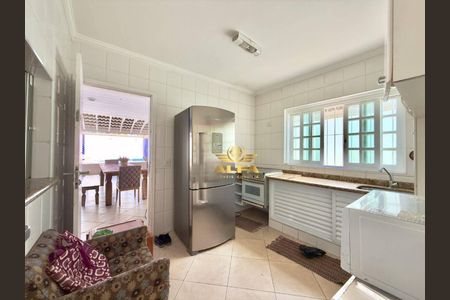 2_photo/94d20010c3.3f0ee4cdda7b5467-ATLAS-b6844209-d2de-49e3-9ffe-ca098a9a854b.jpg de casa à venda com 4 quartos, 250m² em Jardim Enseada, Guarujá