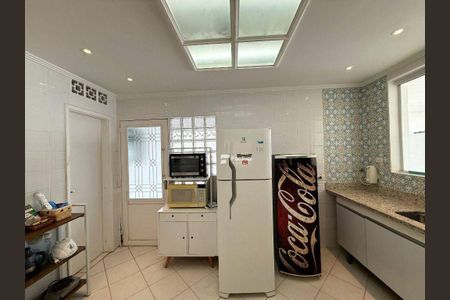 22_photo/94d2001289.15f4a19d538e62fb-ATLAS-e4e8e7c7-961c-4531-86d2-ef161b5f419d.jpg de casa à venda com 3 quartos, 214m² em Balneario Praia do Pernambuco, Guarujá