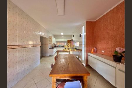 33_photo/94d20012db.7e2ea02b9085bf9d-ATLAS-63e976e7-879d-42cc-9cc6-094a56db3d3d.jpg de casa à venda com 5 quartos, 414m² em Balneario Praia do Pernambuco, Guarujá