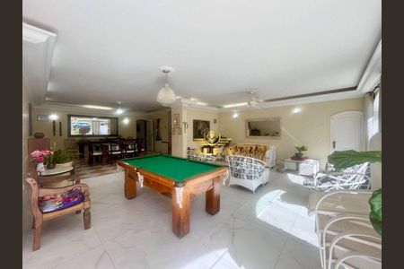 4_photo/94d2001de1.ceff8192393c33de-ATLAS-2cf70a55-4c59-4062-b63c-ee2b93c0be6f.jpg de casa à venda com 6 quartos, 400m² em Jardim Virginia, Guarujá