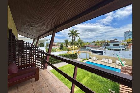 16_photo/94d2001e11.7be7a474fdeed64f-ATLAS-bfd4fca1-8844-4e35-9057-515e0d863b46.jpg de casa à venda com 5 quartos, 320m² em Jardim Virginia, Guarujá