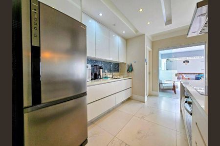 3_photo/94d2001e1d.f9fd596f8c1c84e9-ATLAS-01862191-0c43-4da4-9148-67eca08ae82c.jpg de casa à venda com 5 quartos, 460m² em Jardim Virginia, Guarujá