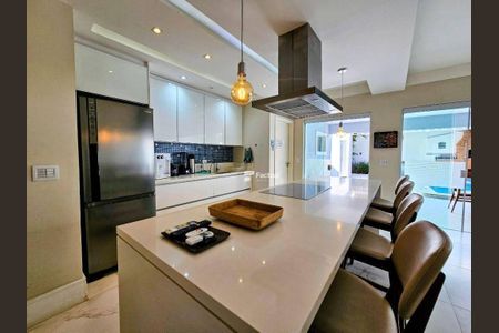 9_photo/94d2001e1d.f9fd596f8c1c84e9-ATLAS-ffbc46d0-837b-4e02-92c2-d266a6ed87cb.jpg de casa à venda com 5 quartos, 460m² em Jardim Virginia, Guarujá