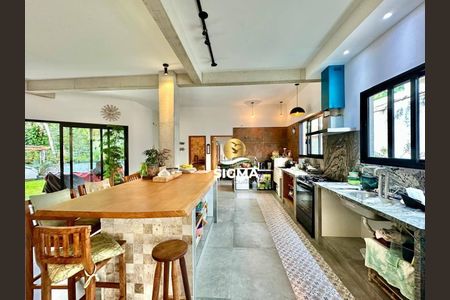 3_photo/94d2006b31.7d44486df2fbe63f-ATLAS-e3bb0d25-e130-4b22-bb9e-8a1c45628b29.jpg de casa à venda com 3 quartos, 236m² em Balneario Praia do Pernambuco, Guarujá