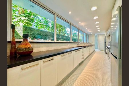 6_photo/94d2006b31.e8818d4a5c5dde9d-ATLAS-3de686af-4d3e-4e13-b818-42ff5544ce23.jpg de casa à venda com 6 quartos, 1300m² em Balneario Praia do Pernambuco, Guarujá