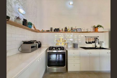 9_photo/94d2006ca3.ceff8192393c33de-ATLAS-e62b34be-2500-41f0-b4b5-b52fcf53cedf.jpg de casa à venda com 4 quartos, 320m² em Balneario Praia do Pernambuco, Guarujá