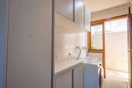 2_photo/94d20072b3.a90a7d56dd5b9eaf-ATLAS-49b9a7ad-e565-48d5-af39-690fd15a2a58.jpg de casa à venda com 6 quartos, 349m² em Balneario Praia do Pernambuco, Guarujá