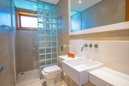 5_photo/94d20072b3.a90a7d56dd5b9eaf-ATLAS-8ebe0df3-4393-4806-8b17-e63cee2a3e18.jpg de casa à venda com 6 quartos, 349m² em Balneario Praia do Pernambuco, Guarujá