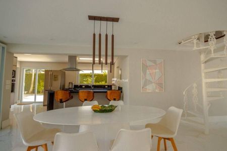 4_photo/94d200734d.eb2bd2a9c3b2ded2-ATLAS-626f3739-97e8-4e76-b387-3ab921292007.jpg de casa à venda com 5 quartos, 380m² em Balneario Praia do Pernambuco, Guarujá