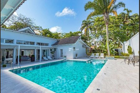 12_photo/94d200734d.eb2bd2a9c3b2ded2-ATLAS-714ef5c2-2fa8-47c4-bea1-b39312c9e92c.jpg de casa à venda com 5 quartos, 380m² em Balneario Praia do Pernambuco, Guarujá