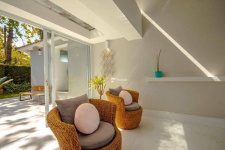 8_photo/94d200734d.eb2bd2a9c3b2ded2-ATLAS-86b7d3f2-c333-4631-a2c3-794c649cb269.jpg de casa à venda com 5 quartos, 380m² em Balneario Praia do Pernambuco, Guarujá