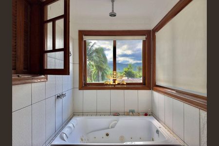 24_photo/94d20074a5.6d54654abc991e41-ATLAS-79236604-5fd4-445e-be49-7af8ebeb1eef.jpg de casa à venda com 4 quartos, 380m² em Balneario Praia do Pernambuco, Guarujá