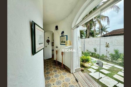 8_photo/94d20074b5.bae9bb342cbbd25b-ATLAS-e2a43d15-8b7c-43c4-8a1c-953a4a9eb3c6.jpg de casa à venda com 3 quartos, 280m² em Balneario Praia do Pernambuco, Guarujá