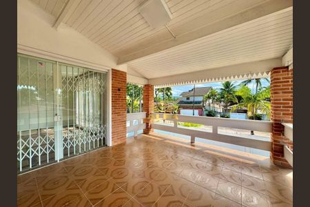 3_photo/94d20074bd.d8ad2b34b48d8fc6-ATLAS-6aaf2d93-3f29-4a0e-adb1-891f64b818f1.jpg de casa à venda com 4 quartos, 350m² em Balneario Praia do Pernambuco, Guarujá