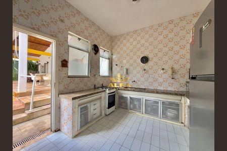 30_photo/94d20074f7.7da11293e5e8925f-ATLAS-f6c946af-e29d-4bb0-a106-86c2ca3dc3a8.jpg de casa à venda com 5 quartos, 375m² em Balneario Praia do Pernambuco, Guarujá