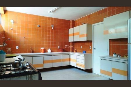 4_photo/94d200759d.1463d70521bc8e9f-ATLAS-2e1a0ecf-c0dc-4d96-990a-06f56e080921.jpg de casa à venda com 4 quartos, 268m² em Vila Santo Antônio, Guarujá