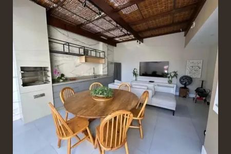 23_photo/94d20075c1.05acccb2dbb53537-ATLAS-64a8bb6d-1b98-47b0-9cc1-deb6fdee7a1e.jpg de casa à venda com 3 quartos, 146m² em Balneario Praia do Pernambuco, Guarujá