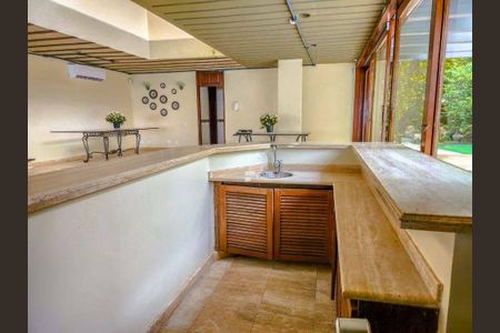 7_photo/94d200766b.f14d7a494a64fc38-ATLAS-c81f9432-4edd-4e44-ae1e-65ffeef353c8.jpg de casa para alugar com 4 quartos, 500m² em Balneario Praia do Pernambuco, Guarujá