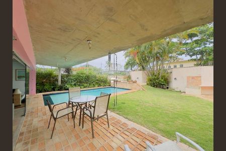 4_photo/94d200767b.e6e1c947b02cf8fb-ATLAS-0d42ede0-965c-4e3b-bb2b-6465dd86c6e9.jpg de casa à venda com 5 quartos, 250m² em Balneario Praia do Pernambuco, Guarujá