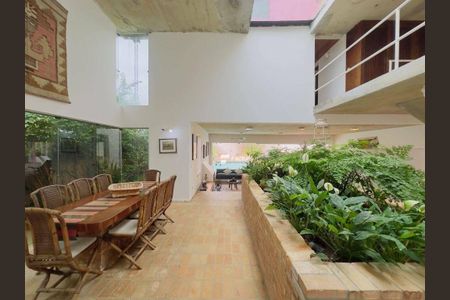 26_photo/94d200767b.e6e1c947b02cf8fb-ATLAS-1dfa3216-b73e-4330-b5f6-1ae01164ec3d.jpg de casa à venda com 5 quartos, 250m² em Balneario Praia do Pernambuco, Guarujá