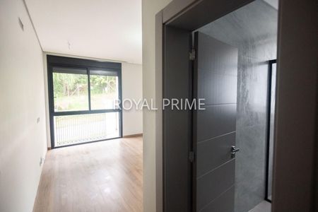 10_photo/94dce02cef.2a2e9e6a031c53c5-ATLAS-49d3a049-1e73-42c9-9d2d-6f49d5c12a8c.jpg de casa à venda com 3 quartos, 308m² em São Braz, Curitiba