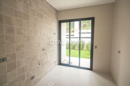 4_photo/94dce02cef.2a2e9e6a031c53c5-ATLAS-cea38b8a-8547-4115-ad99-0628a0ea9c68.jpg de casa à venda com 3 quartos, 308m² em São Braz, Curitiba