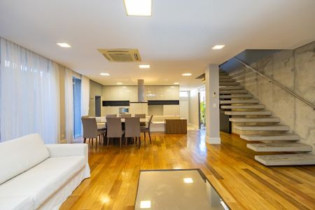 8_photo/94dce02cef.515ae2f05408b60f-ATLAS-45328577-e094-4c37-b2bf-3e935169a284.jpg de casa à venda com 3 quartos, 252m² em São Braz, Curitiba