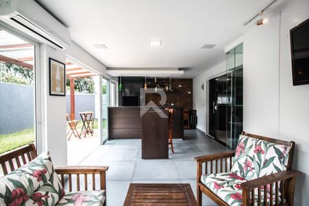 10_photo/94dce02cef.b97d65fbf44a7d84-ATLAS-484a09f6-ba18-4761-bbb2-62ca6423f9c0.jpg de casa para alugar com 4 quartos, 229m² em São Braz, Curitiba