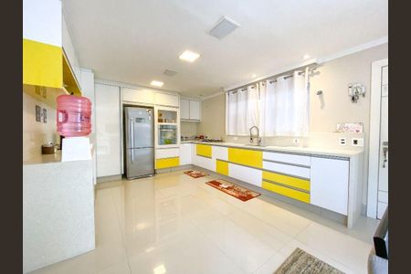 3_photo/94dce030d1.f38e38137a2159e3-ATLAS-97f5bf3a-b857-4d1b-8e76-529dc96ca732.jpg de casa à venda com 3 quartos, 210m² em Butiatuvinha, Curitiba