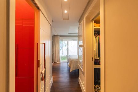 3_photo/94dce0315b.584d5d76db9ca9be-ATLAS-7a4dcf35-c199-42a3-bbb8-68809becc44f.jpg de casa à venda com 4 quartos, 306m² em Butiatuvinha, Curitiba