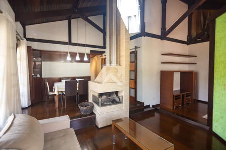 2_photo/94dce031bd.01061cb6ad72014f-ATLAS-e78d6fb7-bd86-4365-9173-3dae1b36f92b.jpg de casa de condomínio à venda com 3 quartos, 300m² em Santa Felicidade, Curitiba