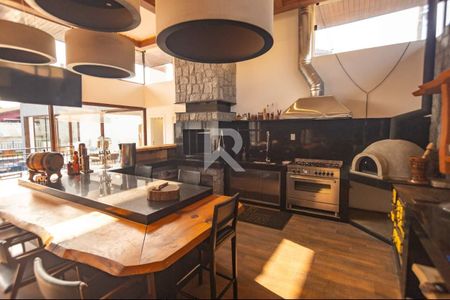 10_photo/94dce031bd.0d3c4e8473f77004-ATLAS-ea0aa7a9-2626-47f8-80f5-fa4c7b7e2214.jpg de casa à venda com 4 quartos, 778m² em Santa Felicidade, Curitiba