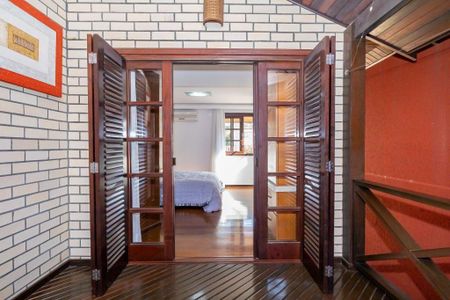 12_photo/94dce031bd.7b2f82b5c31047d5-ATLAS-4996fa72-f96e-4a4e-b9df-76179a91c04d.jpg de casa à venda com 3 quartos, 330m² em Santa Felicidade, Curitiba